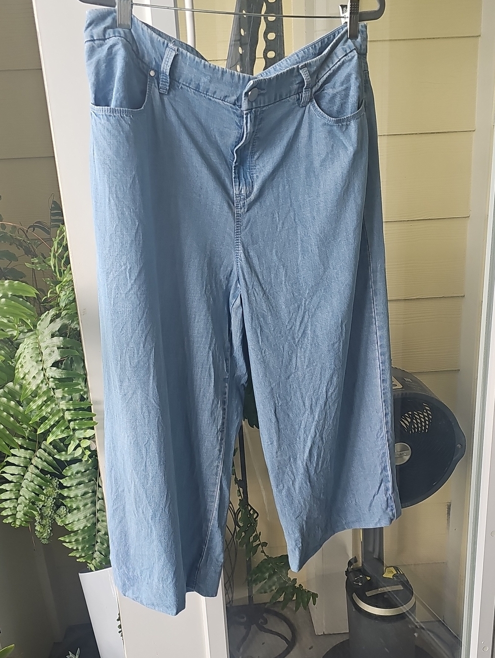 Chico's Platinum Collection Light Blue Cropped Lyocell Pants,